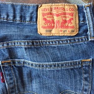 Levi's Jeans - Men’s Levi’s 559 blue jeans. 33 x 34 Levi's Jeans - Men’s Levi’s 559 blue jeans. 33 x 34